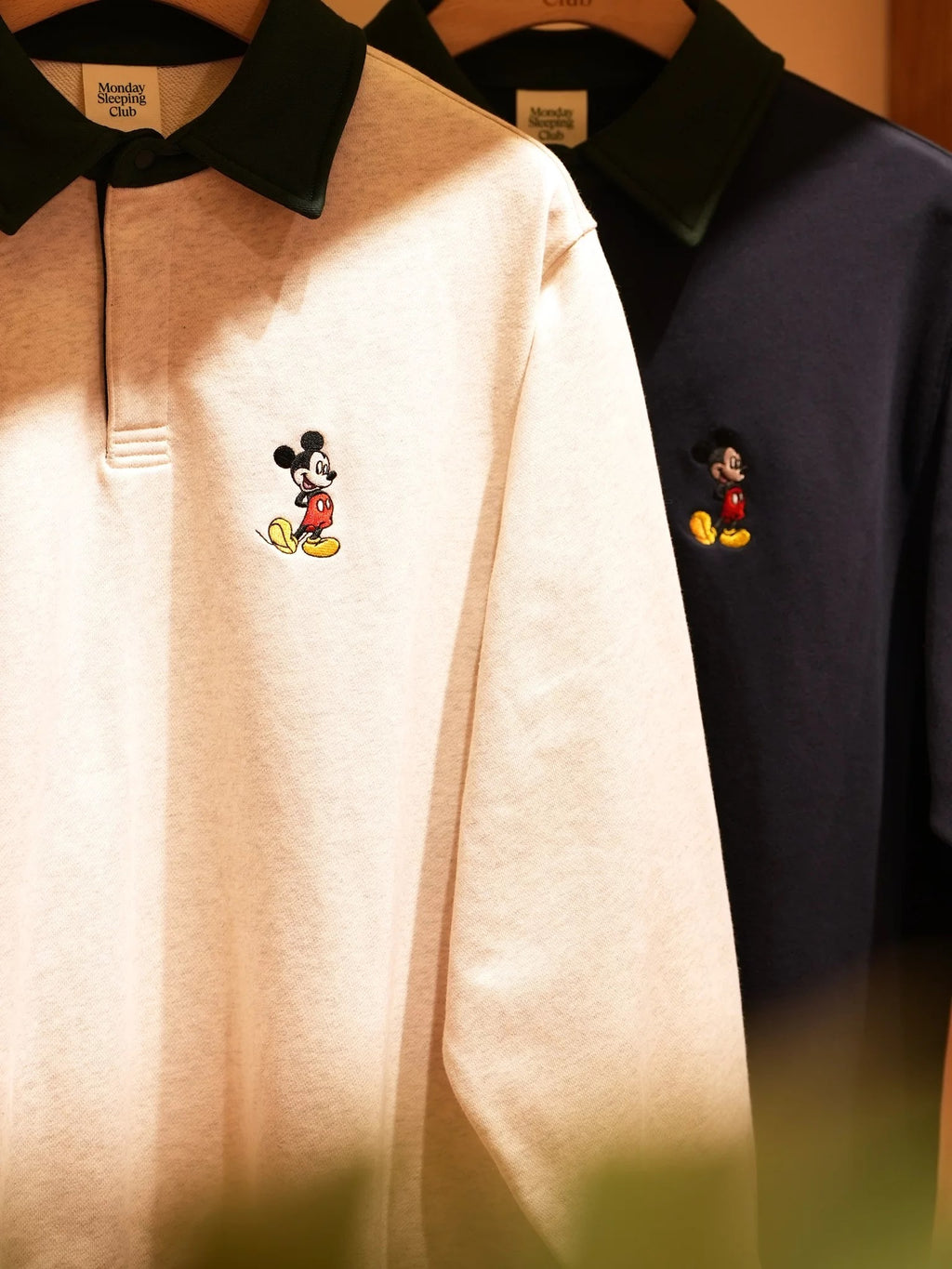Monday Sleeping Club × Disney Classic Mickey Embroidered Contrast Collar Sweatshirt